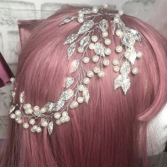 Beautiful Decorative Headpiece, of Faux Pearls and Hammered Silver Leaves. - Picture 3 of 5